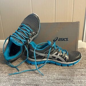 Asics Women’s Gel-Blur33 2.0 in Titanium and Electric Blue  Size 8.5